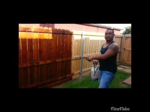 Comment teindre une clôture avec un pulvérisateur à pompe