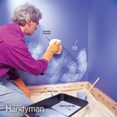 Come dipingere le pareti interne con una spugna o una piuma