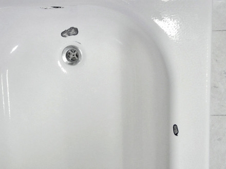 Hogyan távolítsuk el a rozsdafoltokat az üvegszálas fürdőkádból