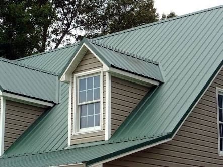Які кольори мають зелений металевий дах?