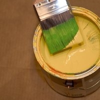 Cómo quitar gotas de pintura seca