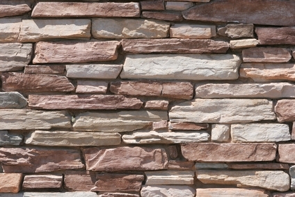 Ali je mogoče kultiviran kamen namestiti neposredno na drywall?