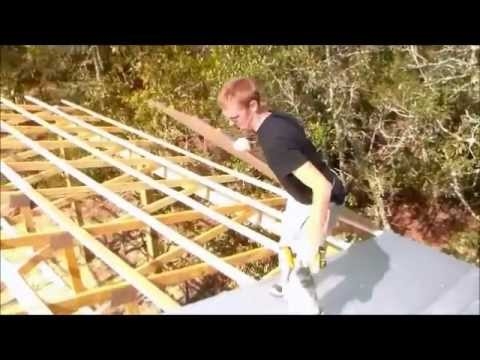 Πώς να επισυνάψετε το ξύλο σε ένα κτίριο από χάλυβα