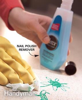Como remover manchas amarelas de plástico branco