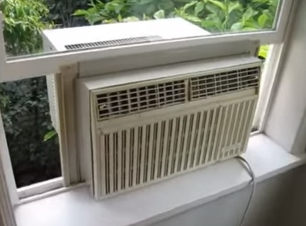 Vai gaisa kondicionieris izkritīs pa logu?
