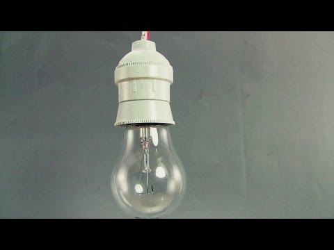 كيف يمكنني استبدال المصباح في مصباح الفلورسنت GE Steelbeam؟
