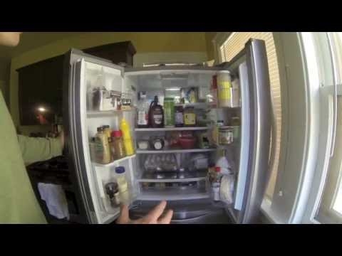Cómo quitar una puerta del refrigerador