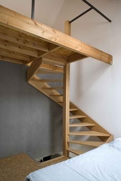 Kako premjestiti spiralne stepenice na krevet