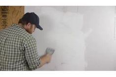 Cómo enlodar paredes de casas móviles después de quitar las tiras