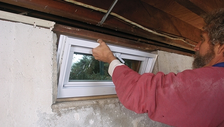 كيفية إصلاح عتبة نافذة ملموسة