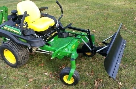 Cum să instalați un demaror pe un tractor de grădină John Deere