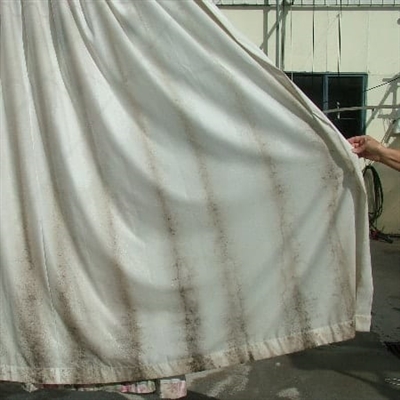 Cómo quitar las manchas de óxido de una cortina de ducha