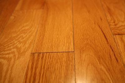 Comment rendre les planchers de bois moins glissants