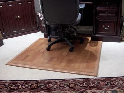 Wie erstelle ich eine Schreibtischunterlage für einen Schreibtischstuhl auf Teppich?