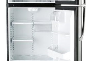 Kenmore Elite 냉장고에서 문을 제거하는 방법