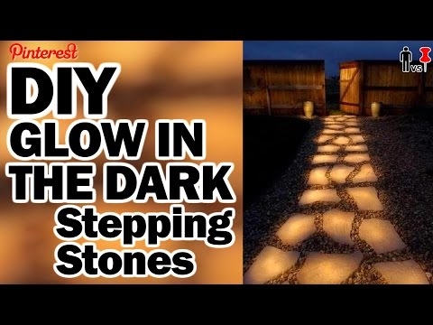 Hvordan lage stepping steiner ved hjelp av et barns håndavtrykk