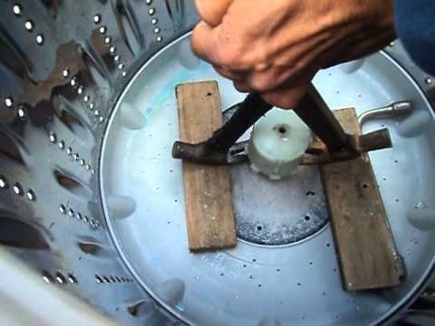 Cómo quitar el agitador de una lavadora Frigidaire