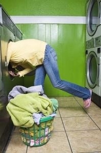 Hoe Blue Jeans in een wasmachine te vervagen