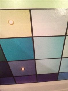 Riesci a dipingere le piastrelle del soffitto Drop?