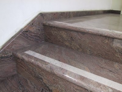 Kako očistiti granitne stopnice