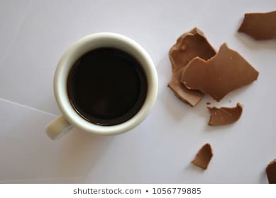 Cómo reparar una taza de café rota