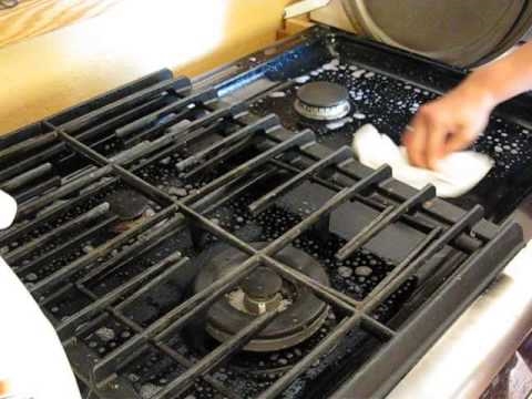 Jak usunąć suszony środek do czyszczenia piekarników