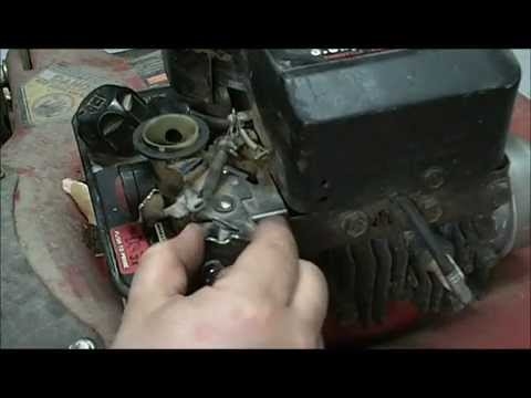 Como ajustar os cabos do acelerador em um cortador de grama Honda