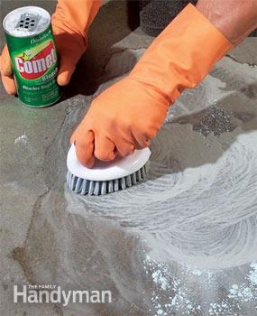 So entfernen Sie Wasserflecken aus Zement