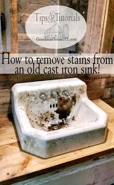 Come pulire le macchie in una vasca da bagno antica con i piedini