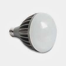 Come sostituire le lampadine del proiettore da interno nel soffitto