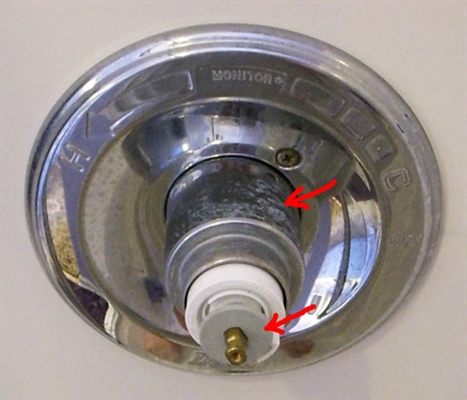 Comment enlever un contrôle de température de douche à poignée Grohe