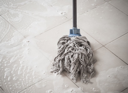Ako hlboko vyčistiť podlahy Terrazzo
