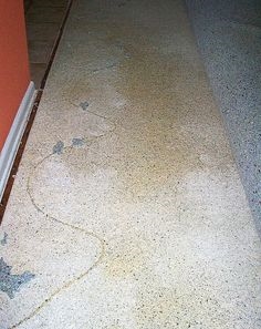 Kako globinsko očistiti tla ploščic Terrazzo