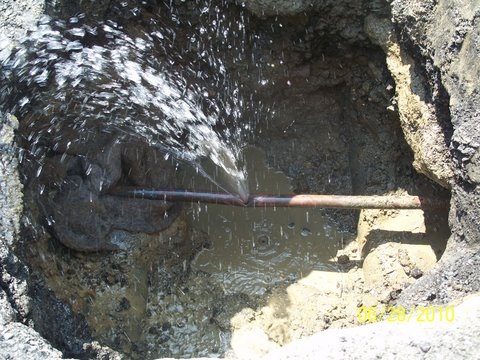 Comment réparer une conduite d'eau souterraine cassée