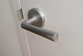 Kuinka poistaa lukittu doorknob