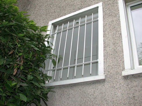 Was verursacht Verfärbungen in Fenstern mit zwei Fenstern?