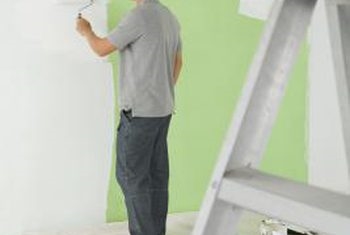 Cómo aclarar el color de la pintura en las paredes