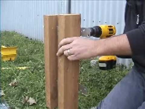 Cómo construir una valla de madera con postes de metal galvanizado