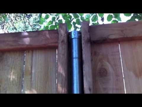 Hogyan építsünk fa kerítést horganyzott fém oszlopokkal