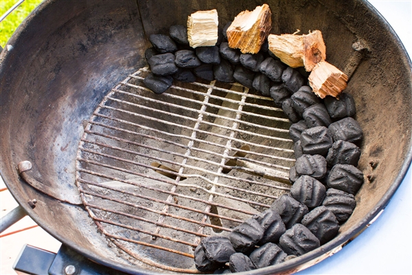 Como converter um churrasco Weber em um poço do fogo