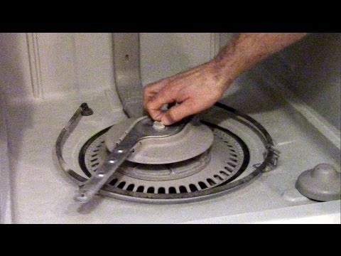 Bir Maytag Bulaşık Makinesinden Bir Filtreyi Çıkarma