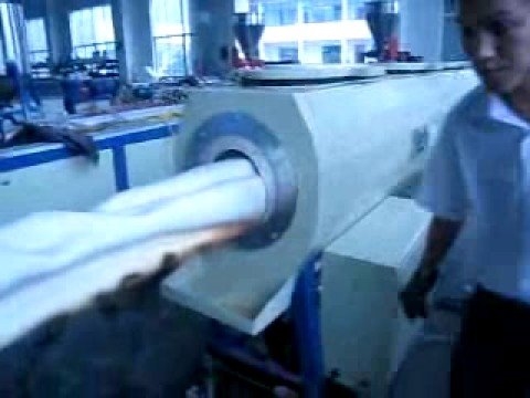 Procédé de fabrication de tuyaux en PVC