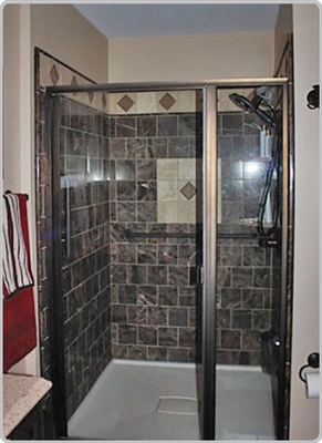 Cum se instalează uși de duș pe țiglă