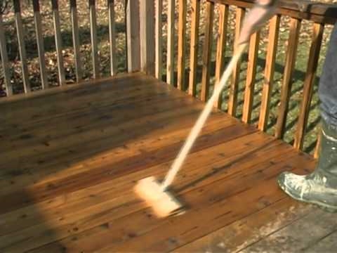 Kako odstraniti barvo z lesene palube