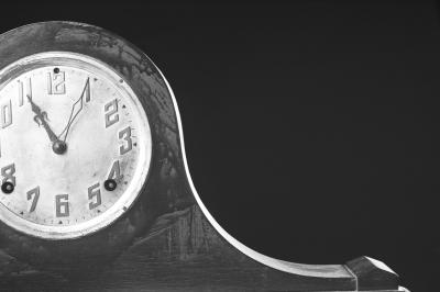 Hoe een Waterbury Mantel Clock op te winden en in te stellen