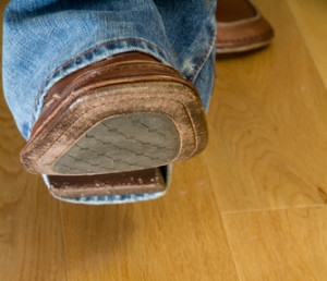 כיצד להפוך את רצפות למינציה פחות חלקלקות