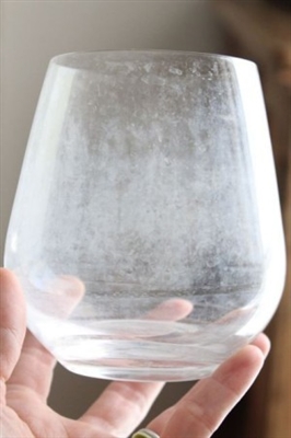 Как удалить пятна с жесткой воды из стаканов
