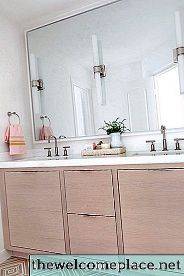 10 idées de carreaux de salle de bain en céramique pour petits espaces
