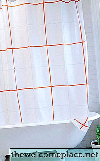 11 idées uniques de rideaux de douche pour chaque salle de bains