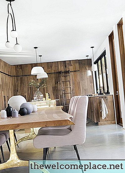 13 razones por las que debería optar por gabinetes de cocina pintados de oscuro o de madera oscura